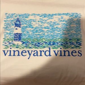 Vineyard Vines tshirt